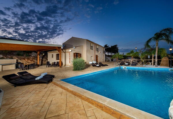 Villa Le Muse: бассейн