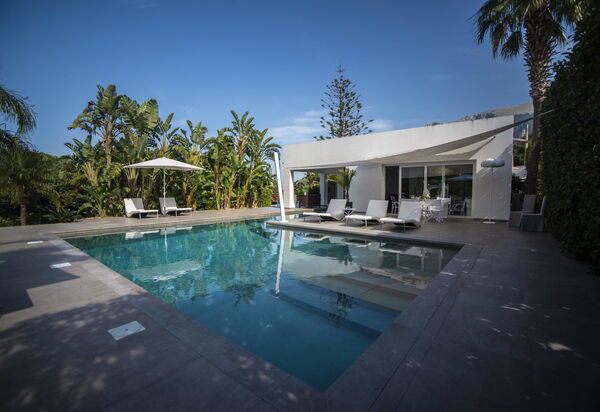 Villa Denari: бассейн, Открытый