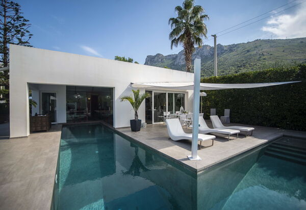 Villa Denari: бассейн