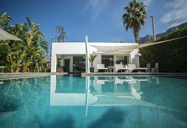 Villa Denari: бассейн, Открытый