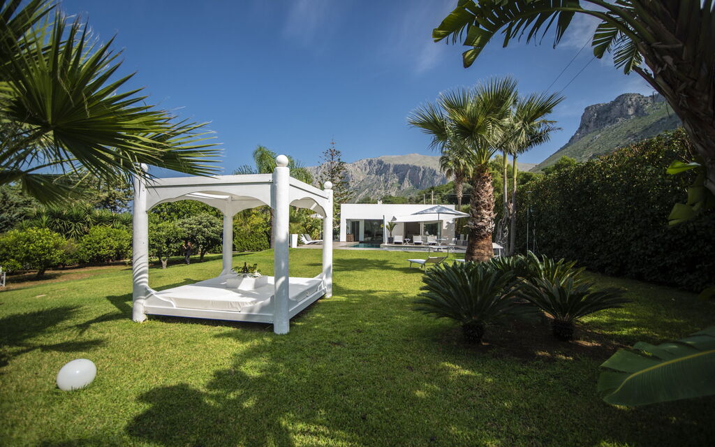 Villa Denari: Extérieur, Jardin