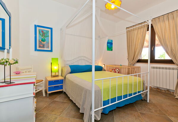 Tenutersa: chambre à coucher