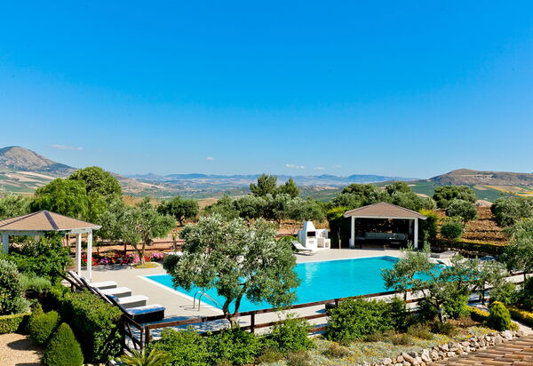 Tenutersa: bassin, Extérieur, Extérieurs