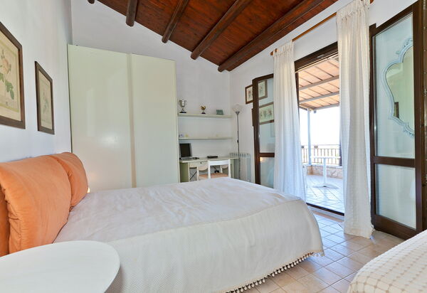 Tenutersa: chambre à coucher