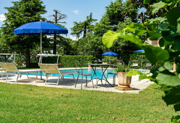 Casale Miro: бассейн, Открытый, Экстерьеры