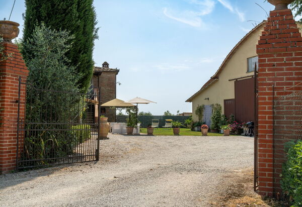 Casale Miro: Главный вход