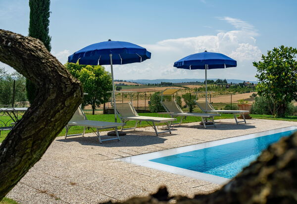 Casale Miro: бассейн, Открытый, Экстерьеры