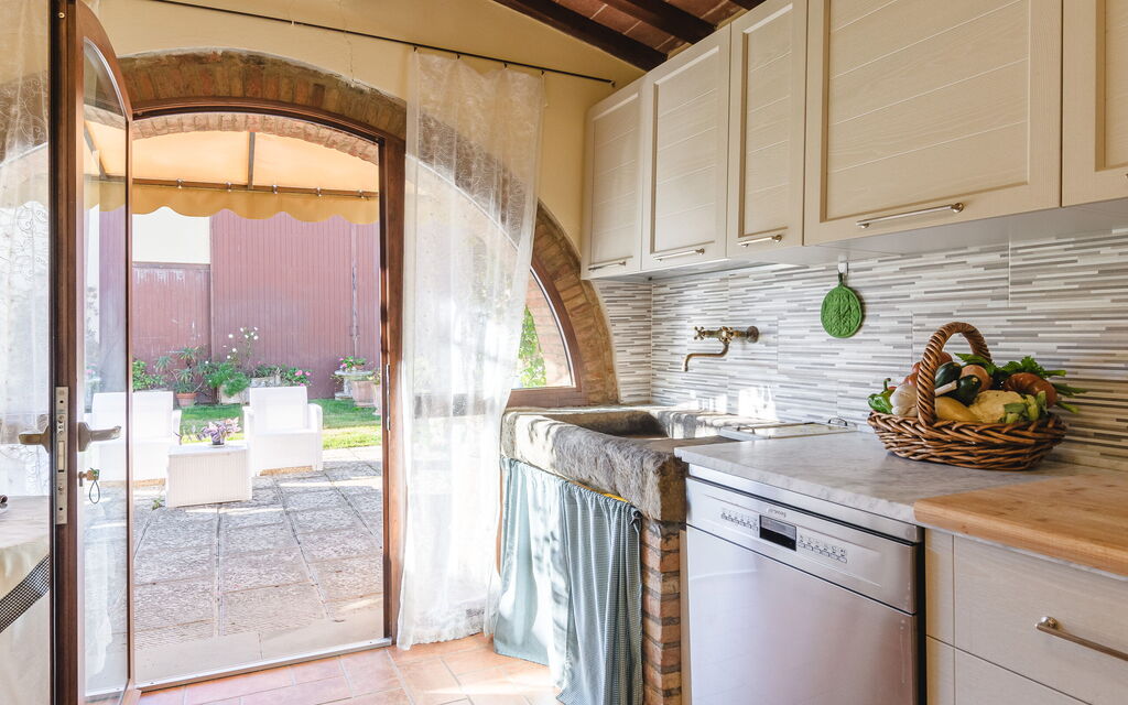 Casale Miro: Kitchen