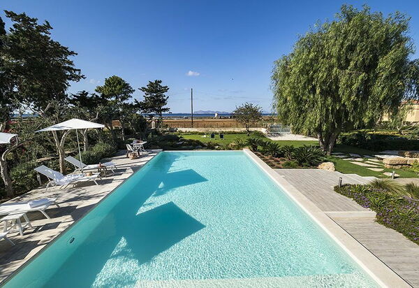 Villa Salinella: Schwimmbad