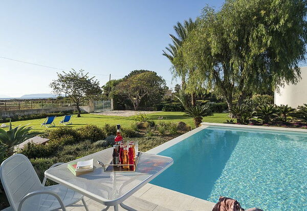 Villa Salinella: Garten, Schwimmbad