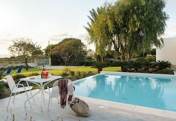 Villa Salinella: Garten, Schwimmbad