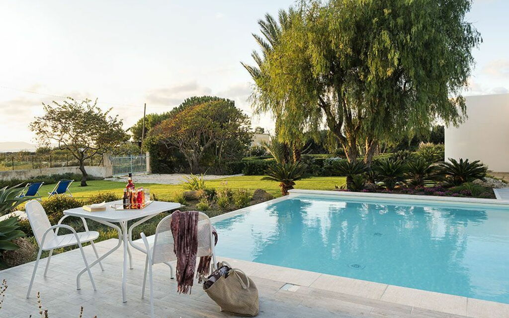 Villa Salinella: Giardino, Piscina