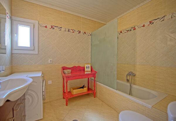 Beach Villa Joanna: Badrum