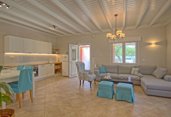 Beach Villa Joanna: Kök, Lunchrum, Vardagsrum