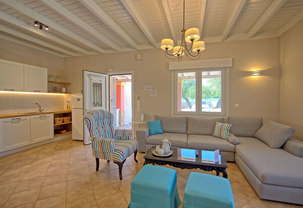 Beach Villa Joanna: Kök, Lunchrum, Vardagsrum
