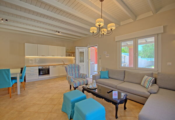 Beach Villa Joanna: Kök, Lunchrum, Vardagsrum