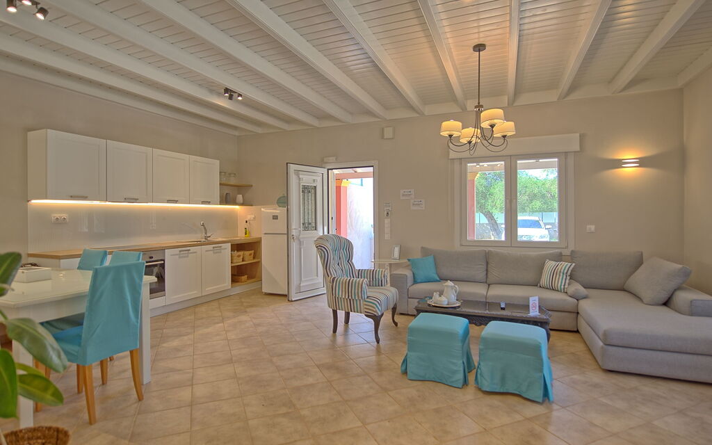Beach Villa Joanna: Cuisine, Salle à manger, Salon