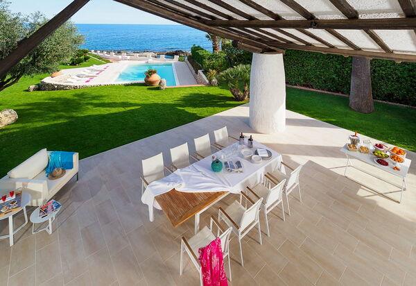 Blu Moon: Balkon / terras / patio, Buitenshuis, Keer bekeken, Tuin, zwembad