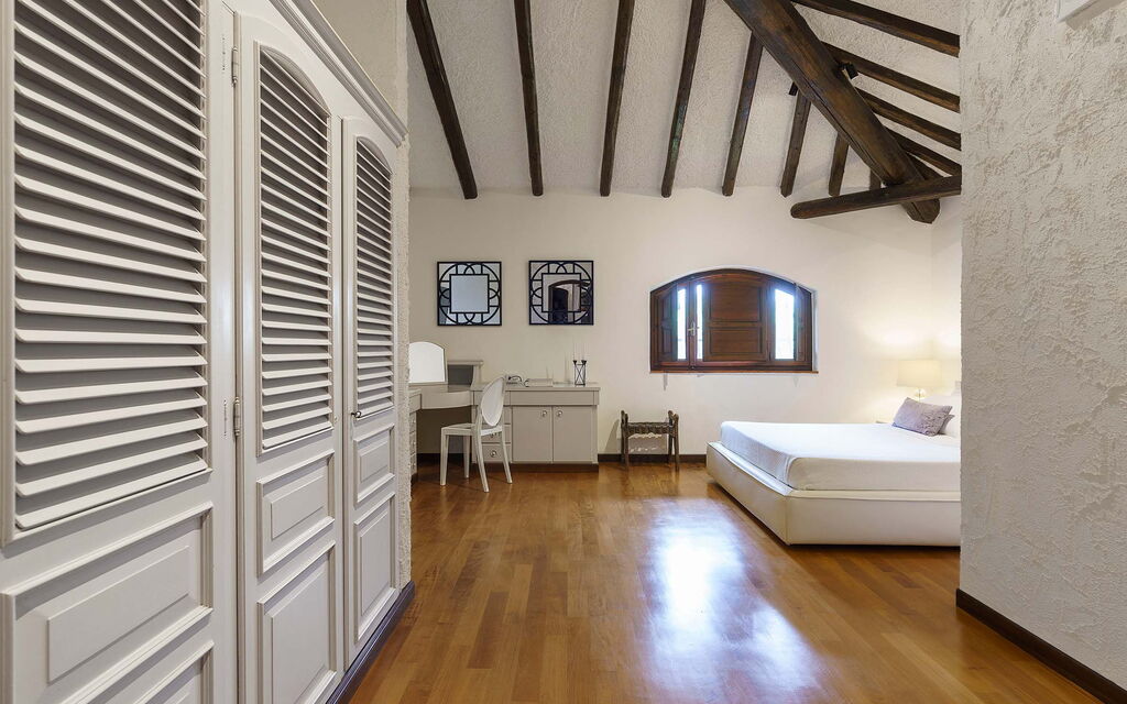 Blu Moon: Bedroom