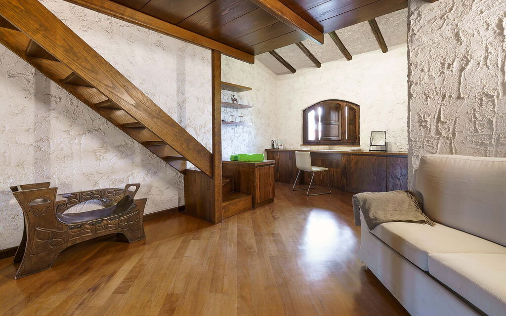 Blu Moon: Common Room