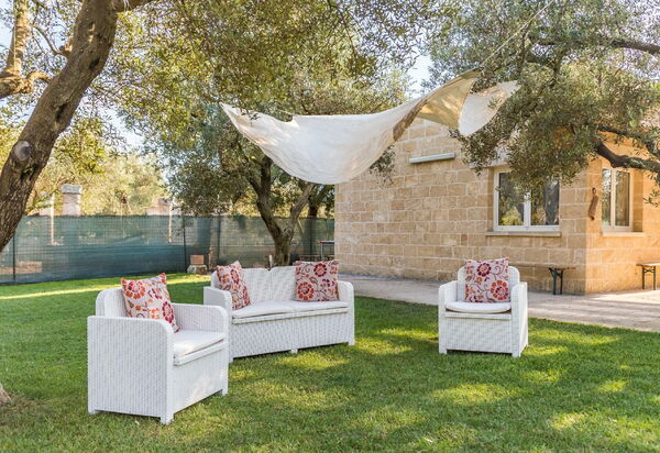 Villa Safiria: Draussen, Garten