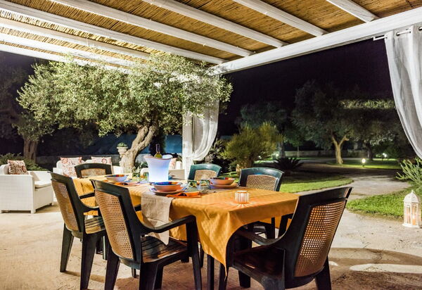 Villa Safiria: Draussen