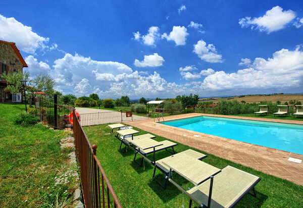 Villa Farneta: Have, pool