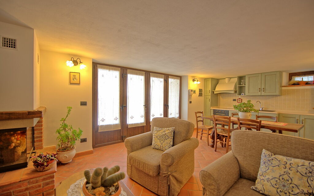 Villa Farneta: Cucina, Sala da pranzo, Soggiorno