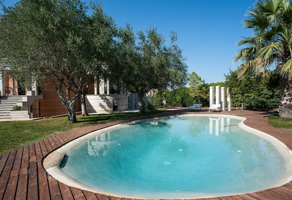 Villa Vendicari: Draussen, Schwimmbad