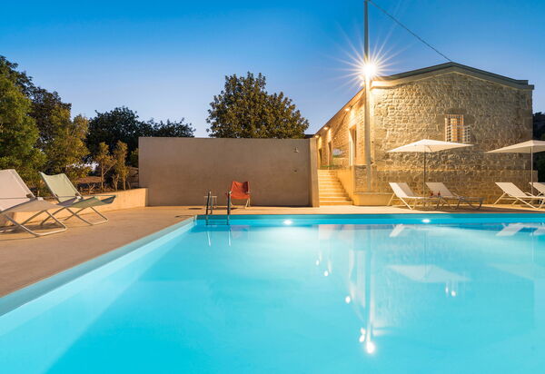 Villa Luna: Außen, Draussen, Schwimmbad