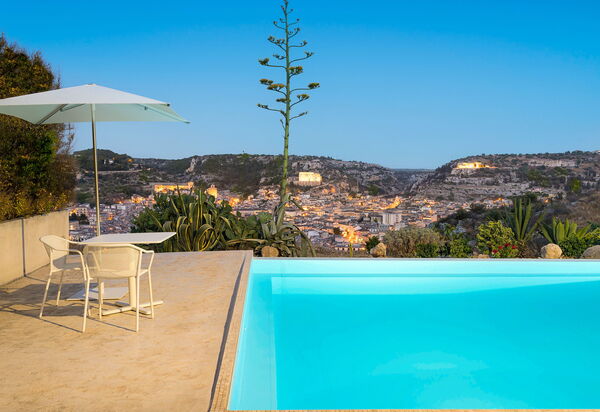 Villa Luna: Außen, Draussen, Schwimmbad