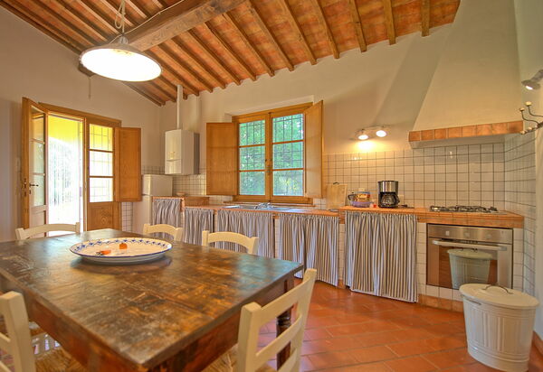 Casa Legoli: Кухня, Столовая