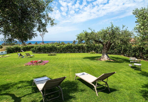 Villa Nettuno: Draussen, Garten