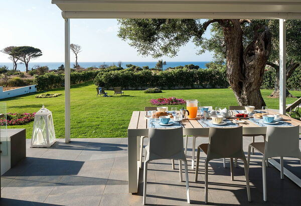 Villa Nettuno: Draussen, Garten