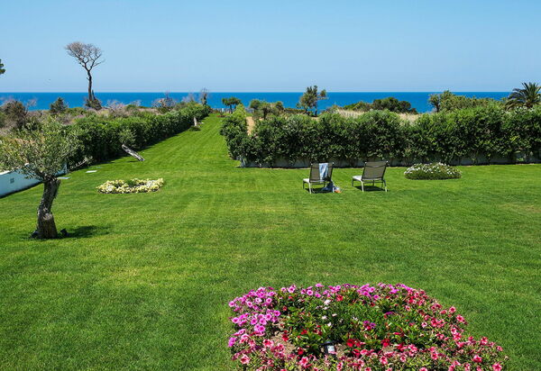 Villa Nettuno: Draussen, Garten