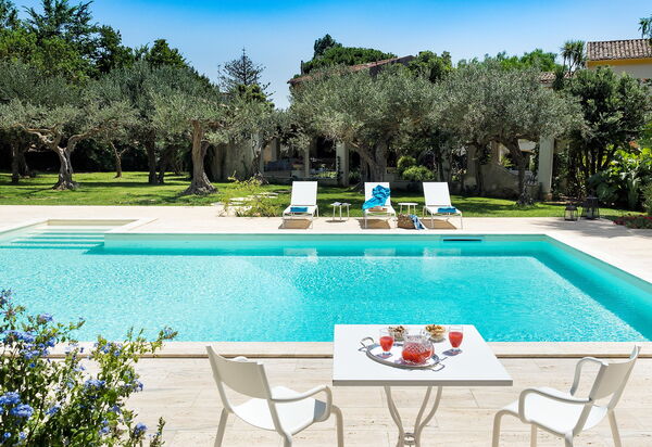 Villa San Ciro: Draussen, Garten, Schwimmbad, Sommer