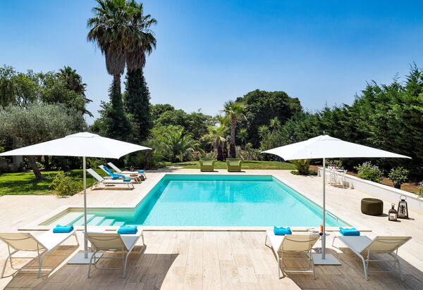 Villa San Ciro: Schwimmbad, Sommer
