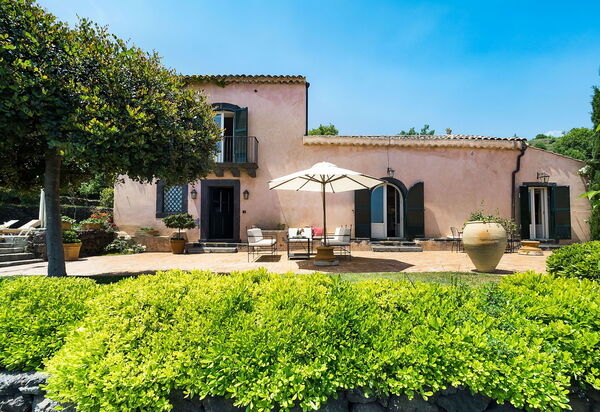 Villa La Capinera: Draussen