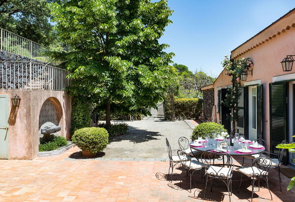 Villa La Capinera: Draussen