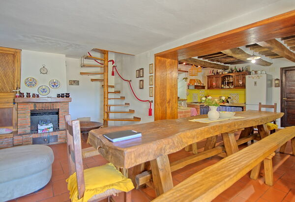 Casale San Martino: Esszimmer, Küche, Wohnzimmer