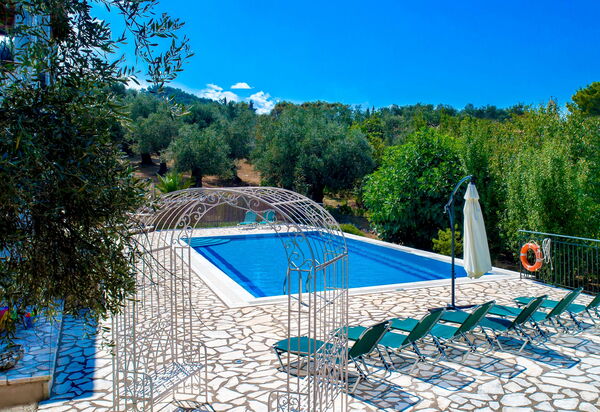 Villa Di Giovanni: pool, Udendørs