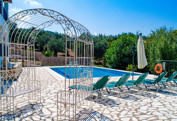 Villa Di Giovanni: pool, Udendørs