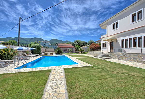 Acharavi Beach Villa: Garden, Outdoor, Pool, Summer