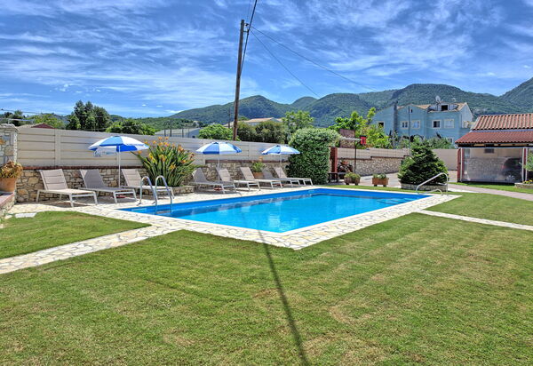 Acharavi Beach Villa: Garden, Outdoor, Pool