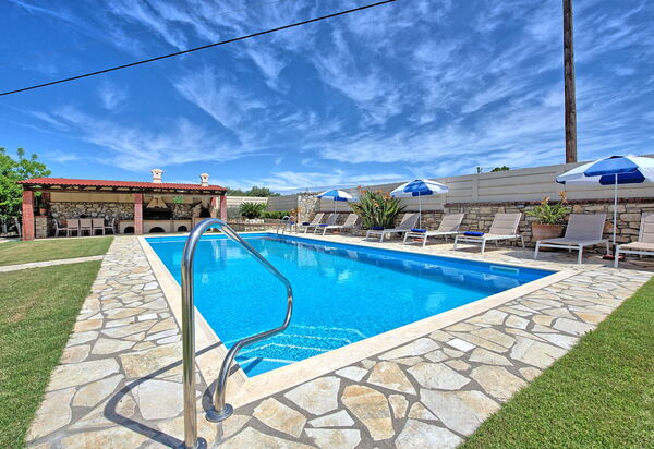 Acharavi Beach Villa: Garden, Outdoor, Pool, Summer