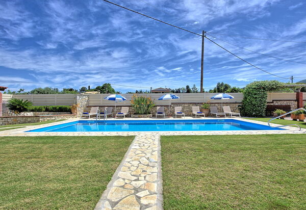 Acharavi Beach Villa: Garden, Outdoor, Pool