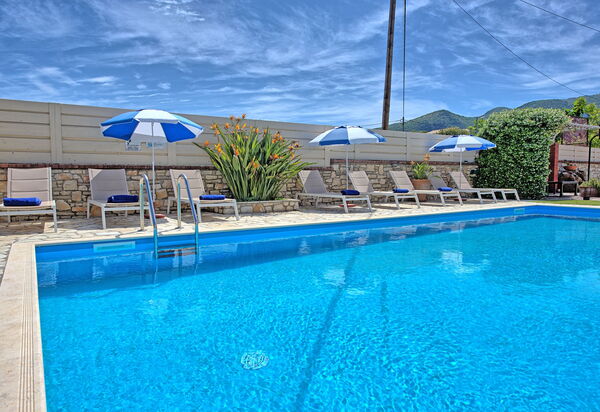 Acharavi Beach Villa: Outdoor, Pool