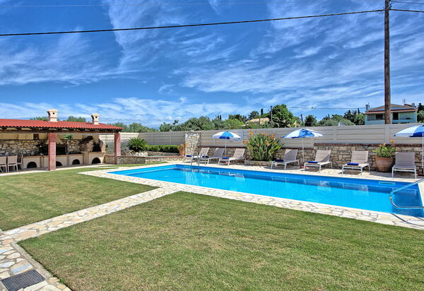 Acharavi Beach Villa: Garden, Outdoor, Pool