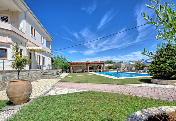 Acharavi Beach Villa: Garden, Outdoor, Pool