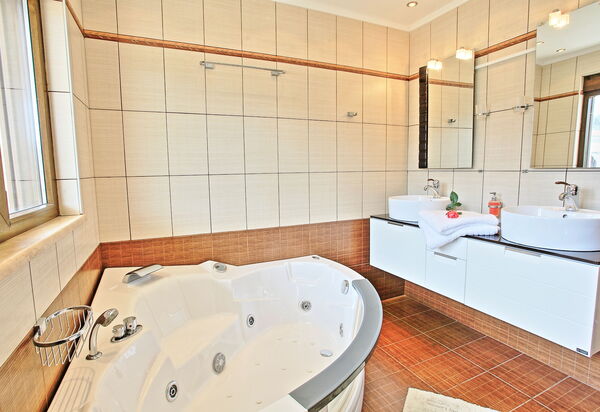 Acharavi Beach Villa: Bathroom